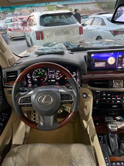 Lexus LX
